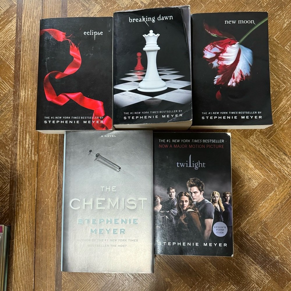 Stephenie Meyer Twilight and Other Books